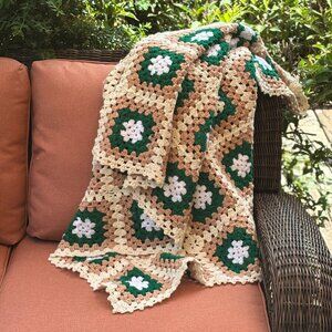 Vintage Granny Square Crochet Throw Blanket Green Beige Afghan Lap Sofa Blanket